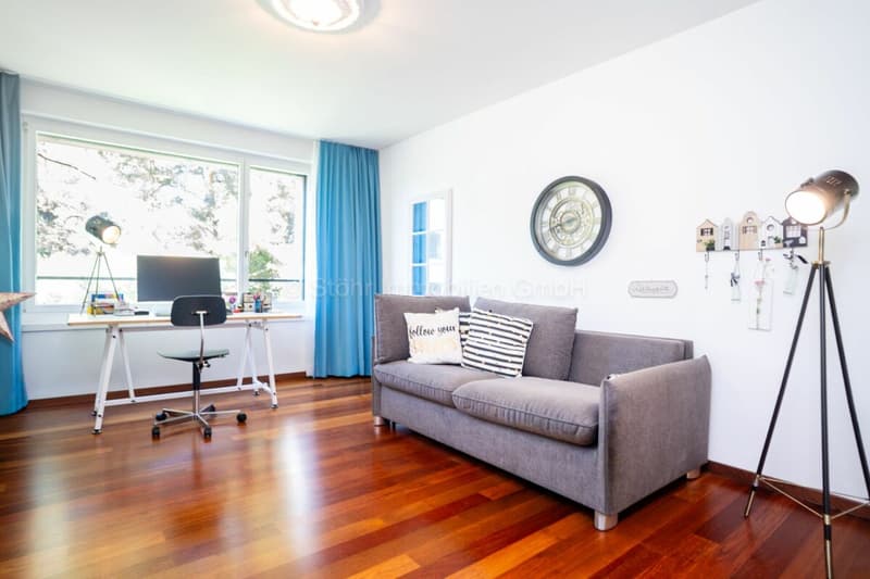 Urbane 4.5 Zimmer Attika-Wohnung mit 169 m² Terrassenfläche (9)