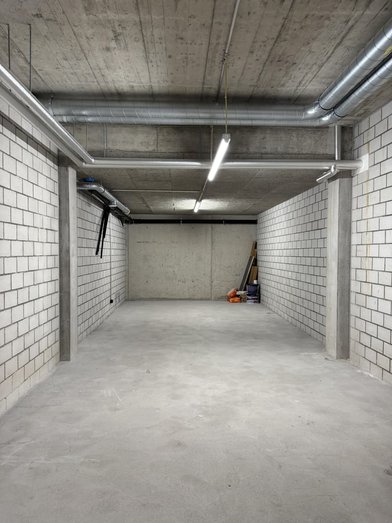 Espace de restauration prêt à l'emploi dans un immeuble neuf (13)