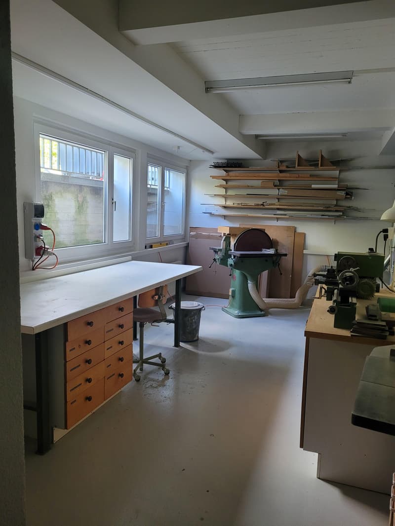 Viel Platz für Ihre Ideen  230 m² Werkstatt und Kreativzone mit Charme (12)