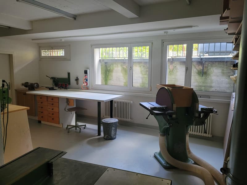 Viel Platz für Ihre Ideen  230 m² Werkstatt und Kreativzone mit Charme (10)