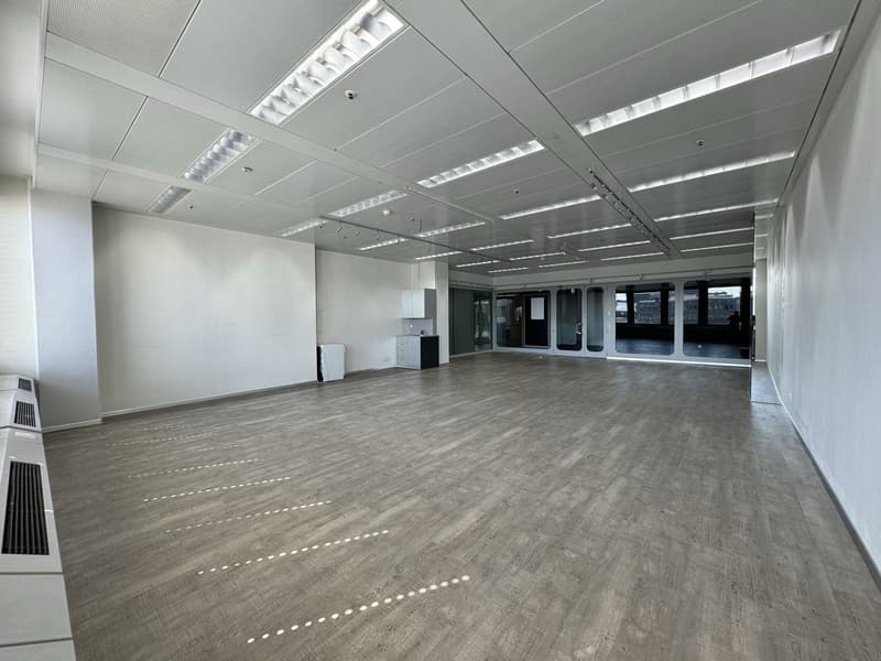 101m² di spazio commerciale in affitto a Glattpark (Opfikon) (1)