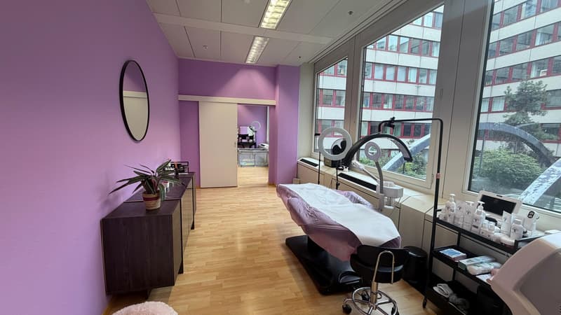 Helle Gewerbefläche mit 85 m² im TMC ideal für Beauty, Showroom oder Büro (6)