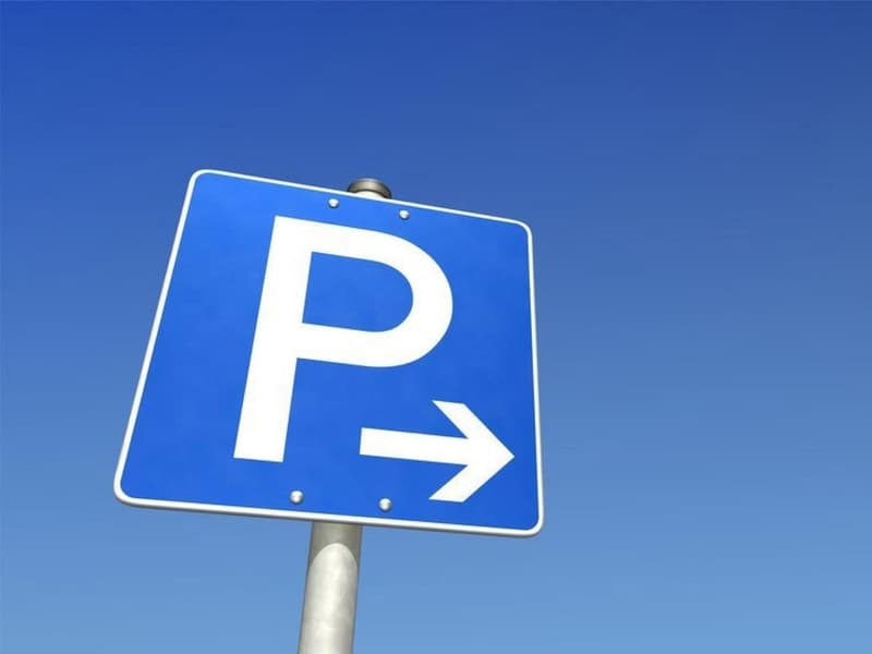 Aussenparkplatz ab 01.11.2026 zu vermieten (1)