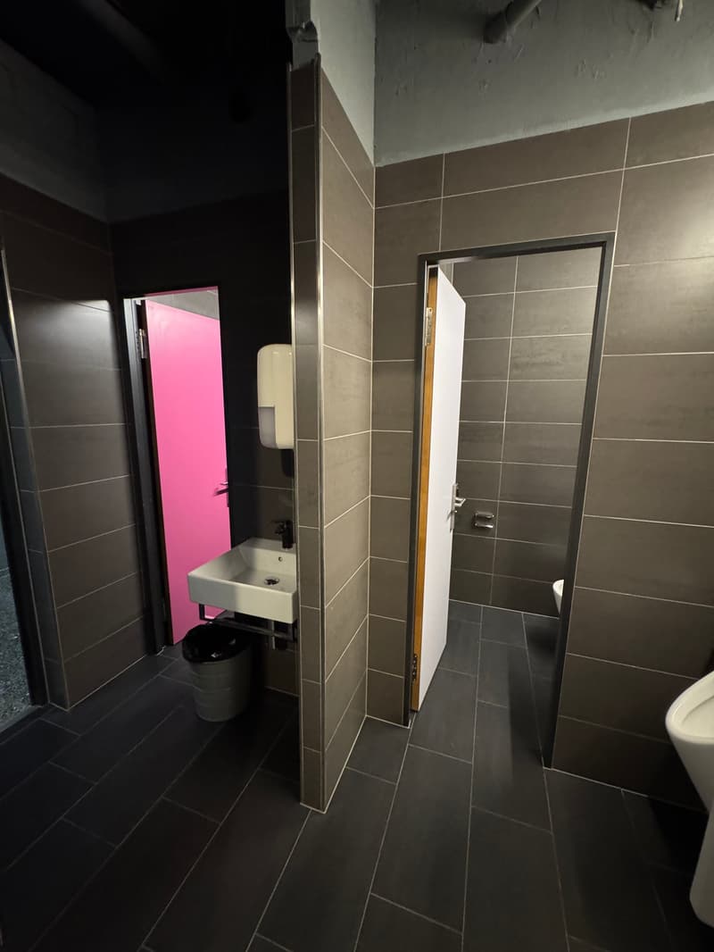 Espace commercial au 4e étage – Concept de vente et d'entrepôt moderne à Dietikon (9)