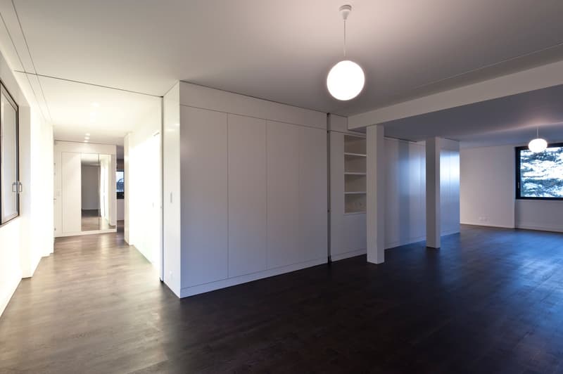 Schlafzimmer auf Wunsch mit Hub-Wand abtrennbar. Dadurch entstehen zwei Schlafzimmer