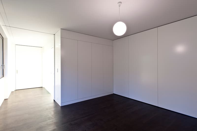 Schlafzimmer mit der Variante der geschlossenen Schiebewand (Dicht wie eine normale Wand)