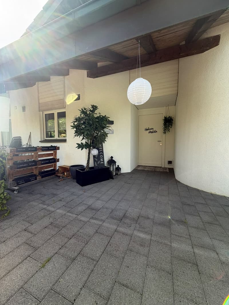 Charmante 4-Zimmer-Maisonette-Wohnung mit Garten und Aussicht in die Berge in Gossau ZH (22)