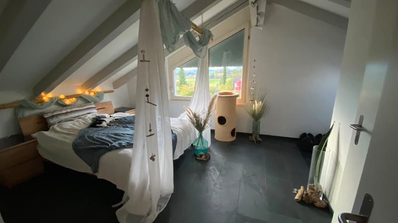 Charmante 4-Zimmer-Maisonette-Wohnung mit Garten und Aussicht in die Berge in Gossau ZH (17)
