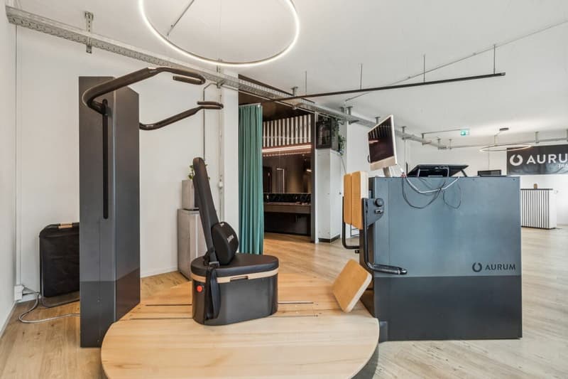 Studio di fitness o spazio ufficio moderno e luminoso in posizione centrale vicino alla stazione di Winterthur (4)