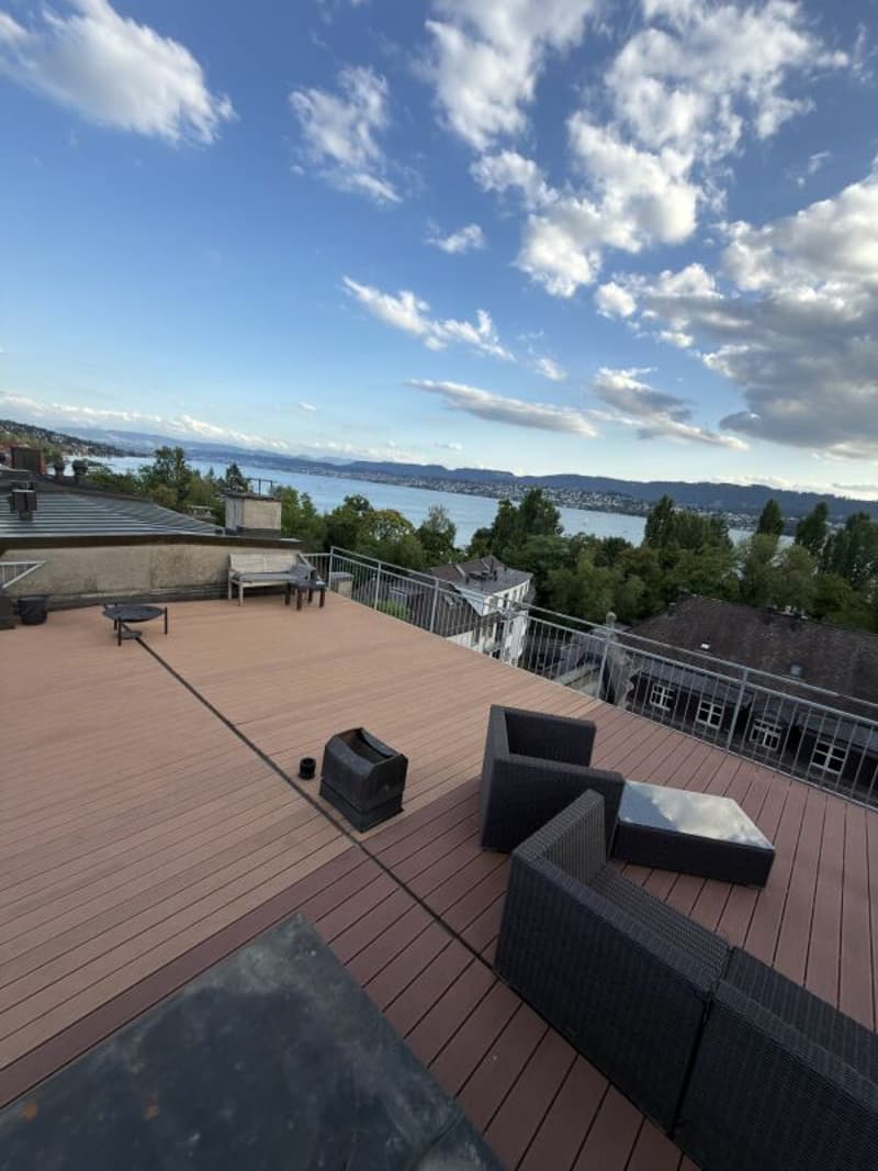 Appartamento attico esclusivo con 90 m² di terrazza privata sul tetto e accesso diretto in ascensore in posizione di prima scelta a Zurigo Seefeld (2)