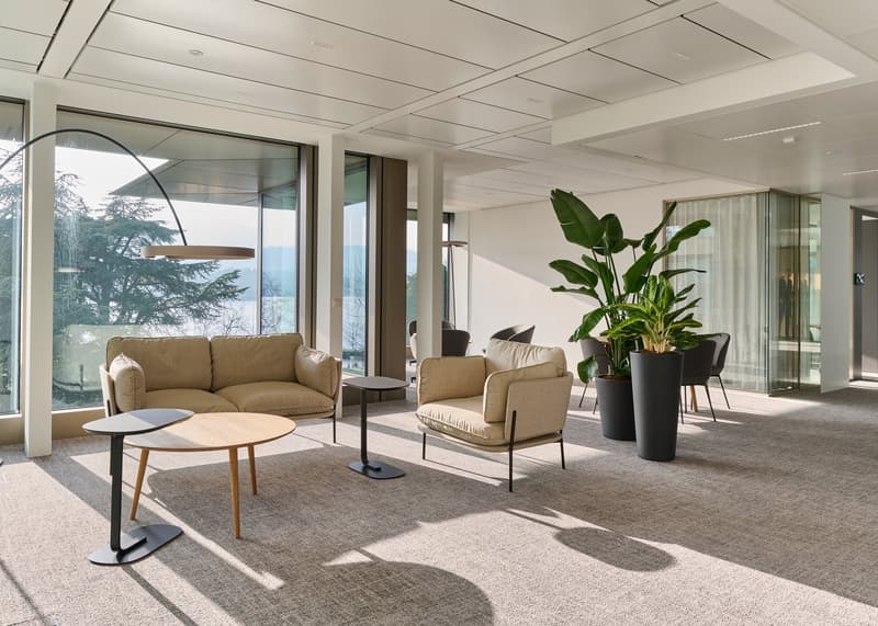 Your new headquarters by the lake – with a view and full service (7)