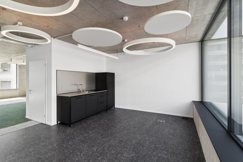 Sono disponibili solo 3 spazi affidabili da 204 m² (8)