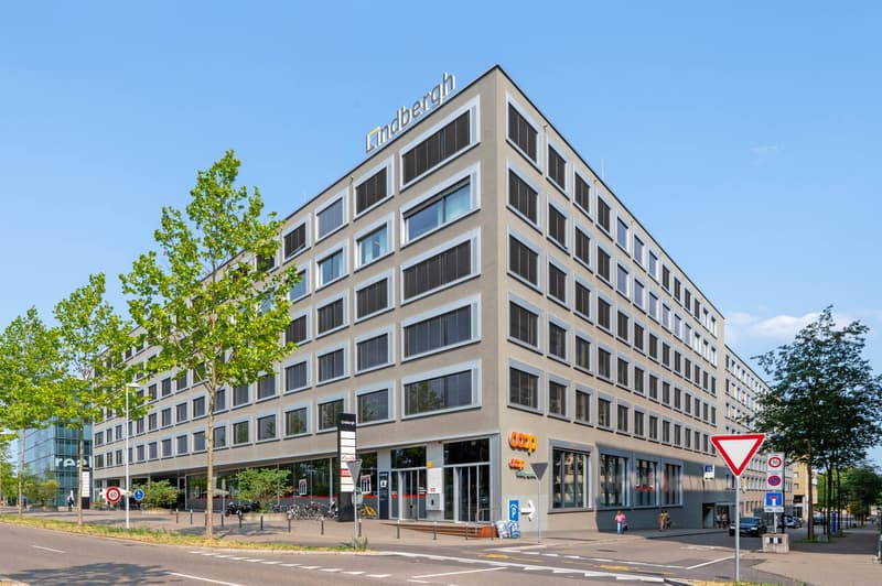 Sono disponibili solo 3 spazi affidabili da 204 m² (1)