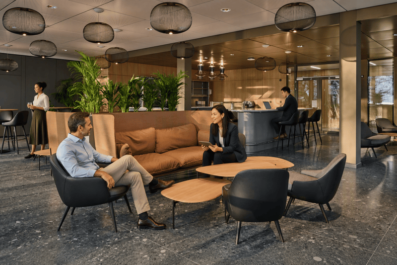 Lavorare sul lago – uffici open space premium pronti per essere occupati (10)