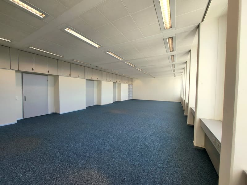 Centrale a Rüti - Uffici in un edificio alto con una vista panoramica (9)