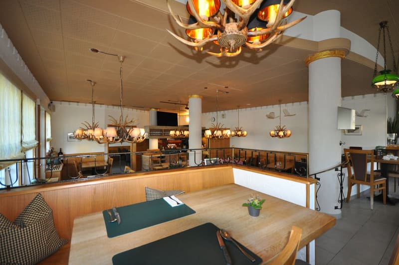Limited until 30.09.2027: Turnkey restaurant with inventory at top location (2)