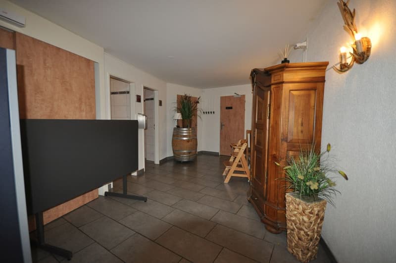 Limited until 30.09.2027: Turnkey restaurant with inventory at top location (13)