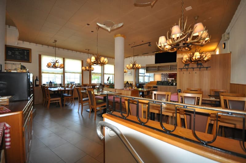 Limited until 30.09.2027: Turnkey restaurant with inventory at top location (3)
