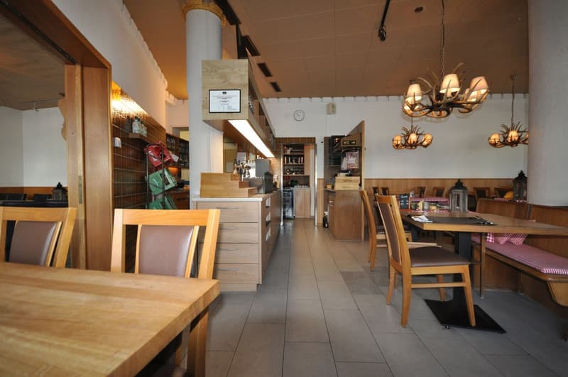 Limited until 30.09.2027: Turnkey restaurant with inventory at top location (7)