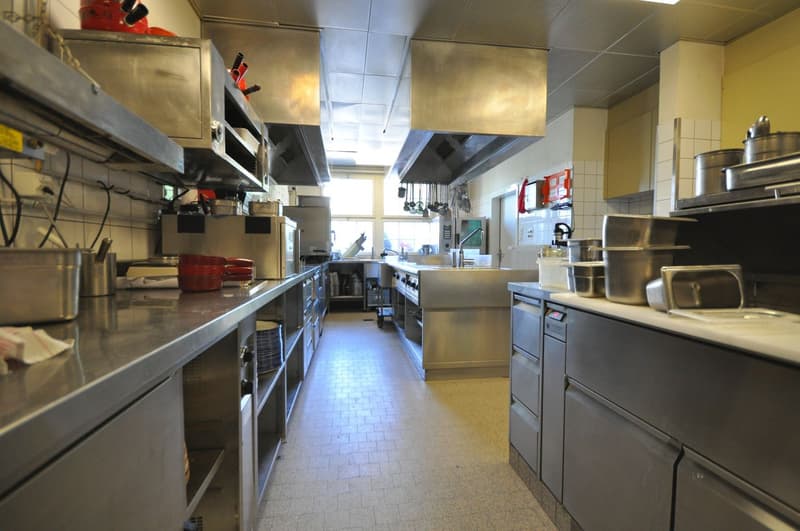 Limited until 30.09.2027: Turnkey restaurant with inventory at top location (11)