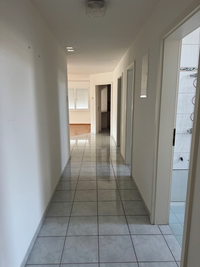 Grosszügige 5.5-Zimmer-Dachmaisonette in Samstagern – Sofort verfügbar! (3)