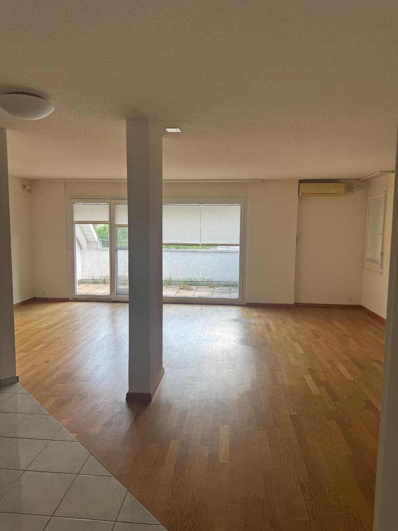 Grosszügige 5.5-Zimmer-Dachmaisonette in Samstagern – Sofort verfügbar! (4)