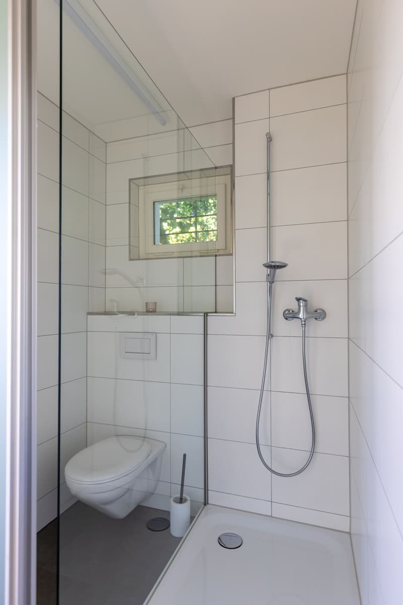 Charmantes Badehaus mit Bootsgarage (7)