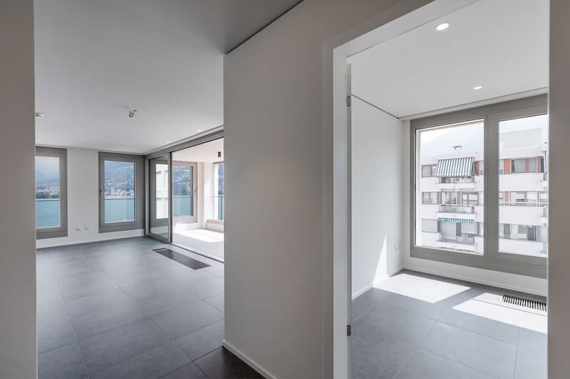 Helles 2.5-Zimmer-Apartment mit Seeblick in Paradiso (3)