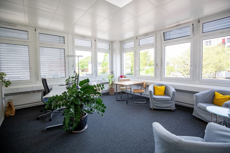 Volketswil Office Center - Voll ausgebaute Büros in diversen Grössen zu vermieten (1)