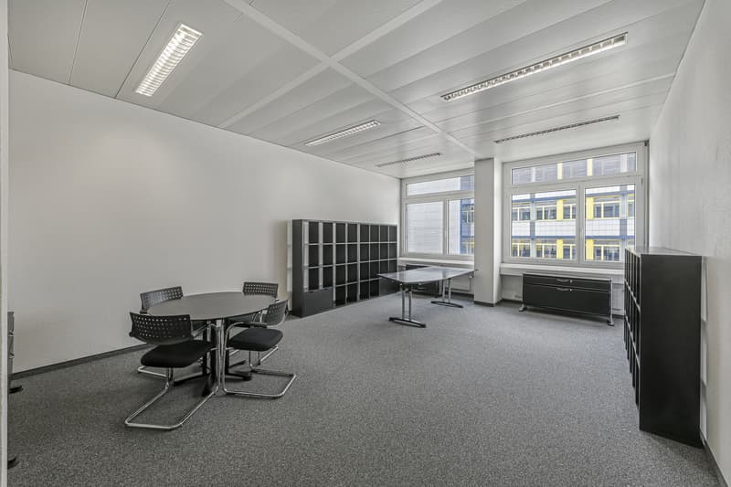 Volketswil Office Center - Voll ausgebaute Büros in diversen Grössen zu vermieten (2)