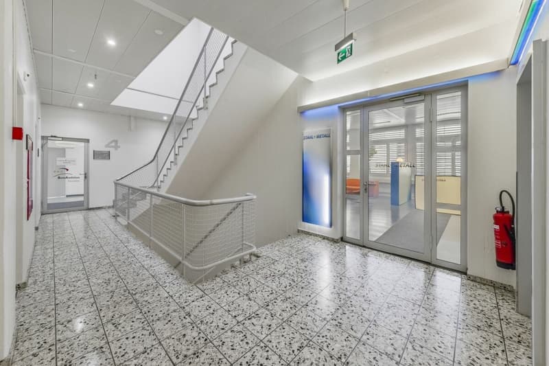 Ufficio con utilizzo condiviso di cucina & sala riunioni a Volketswil (5)
