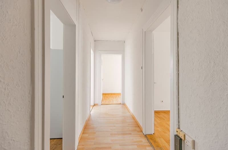 4 Bedroom Apartment with Charm in St. Gallen for Rent (7)