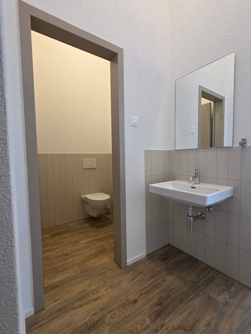 90 m² für Ihre Geschäftsidee – Praxis, Büro, Studio oder Laden in Arbon (7)