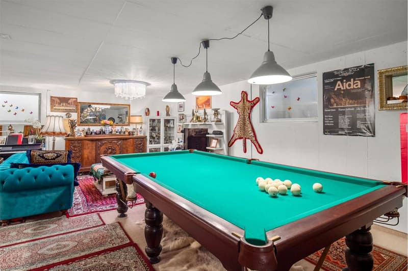 Estate with main and guest house / office in a unique location (10)
