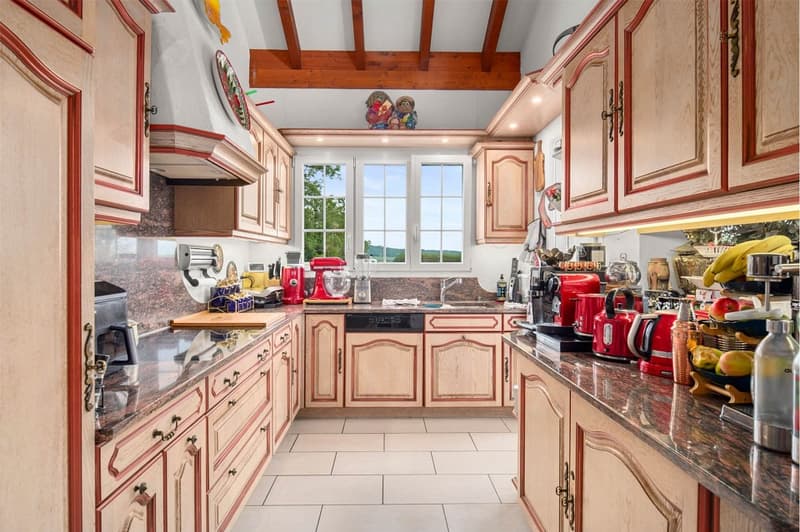 Estate with main and guest house / office in a unique location (5)