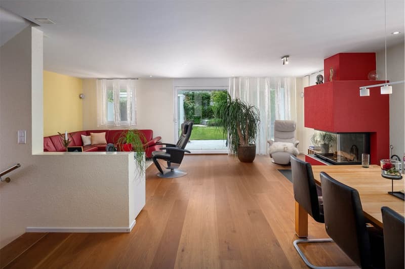 Vivere in armonia e comfort in una posizione tranquilla casa di 5½ locali (2)