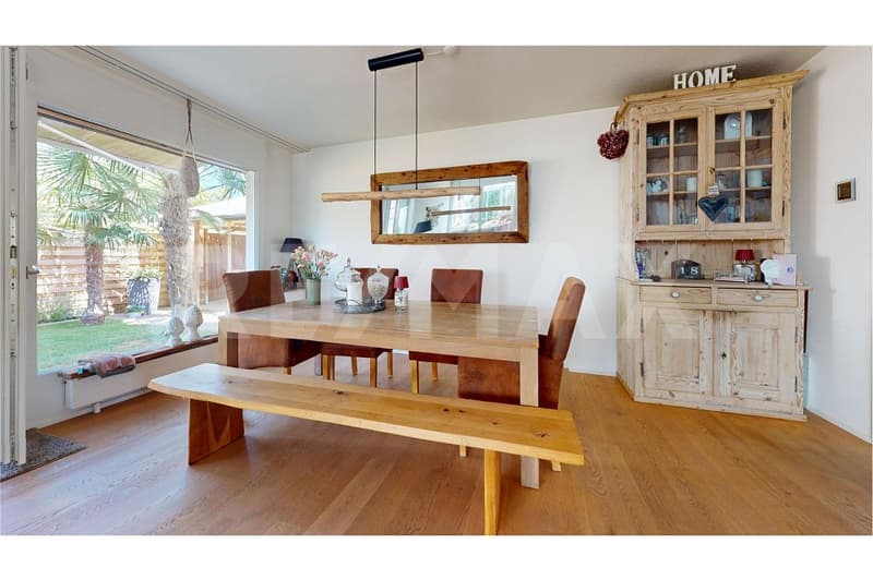 Well-maintained single-family house with winter garden and pool (7)