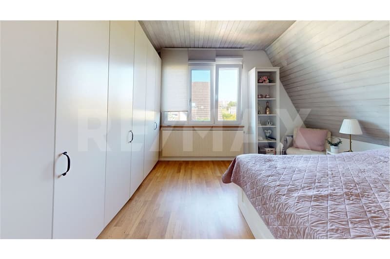 Well-maintained single-family house with winter garden and pool (6)
