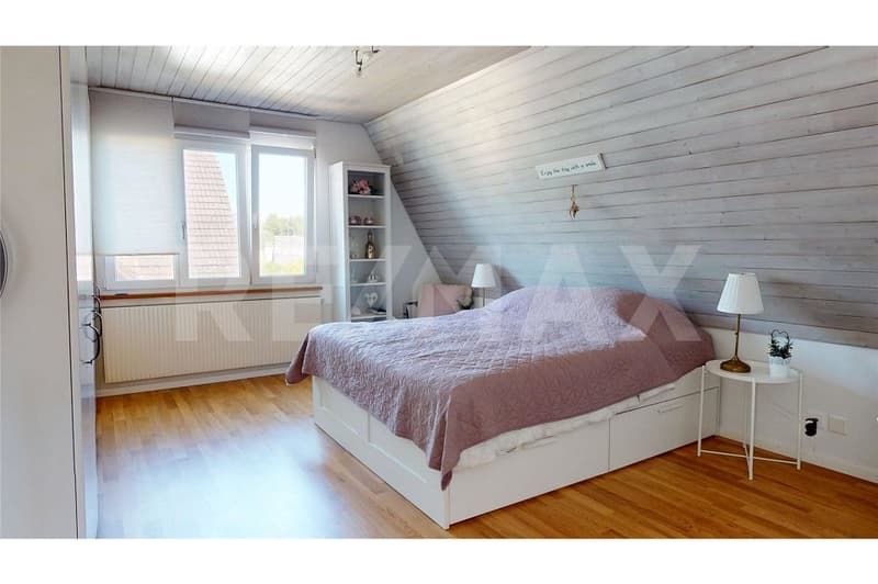 Well-maintained single-family house with winter garden and pool (4)