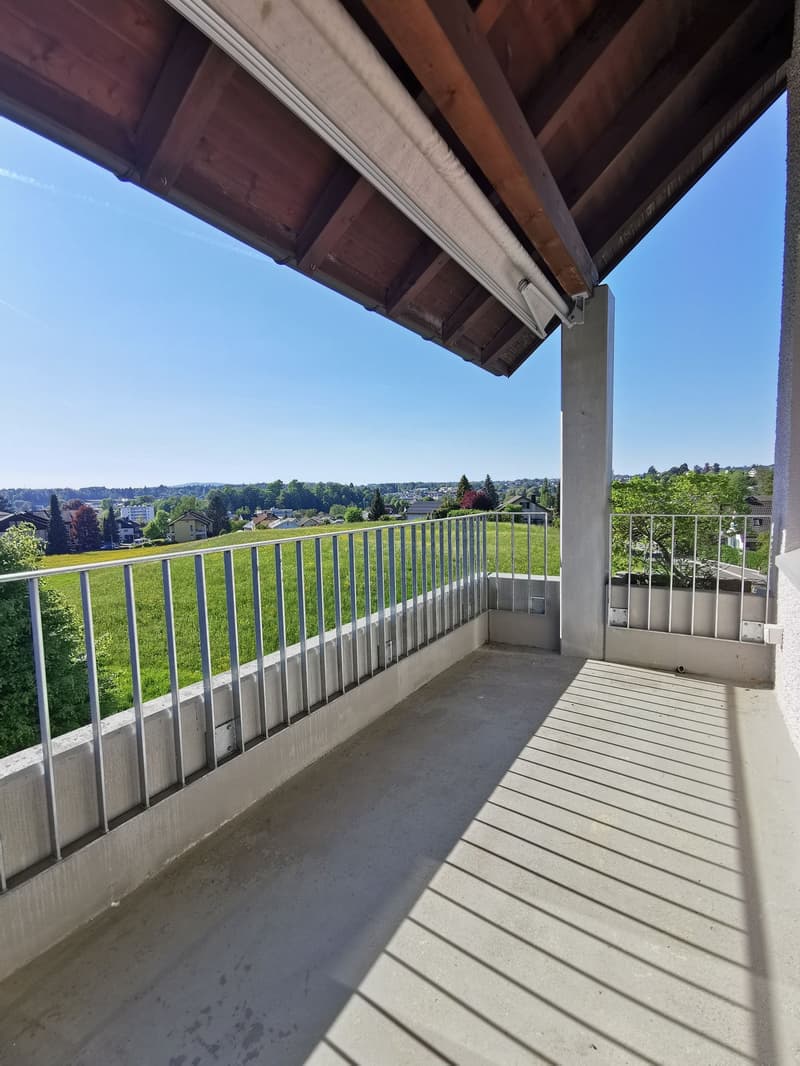 Spacious 4.5-room apartment with balcony and panoramic view in Rüti ZH (1)
