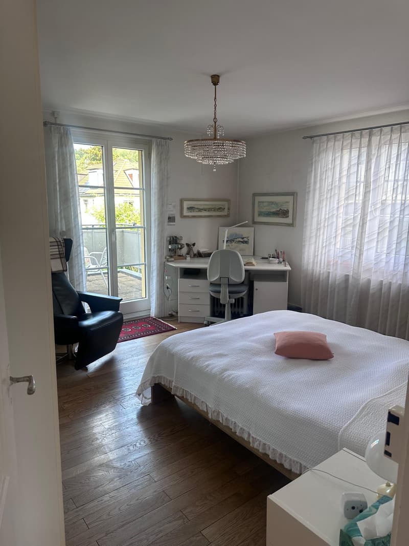 Zimmer mit Balkon