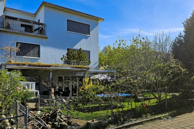 Molto grande casa d'angolo di 7,5 locali con ufficio aggiuntivo e grande stanza hobby a Wetzikon (2)