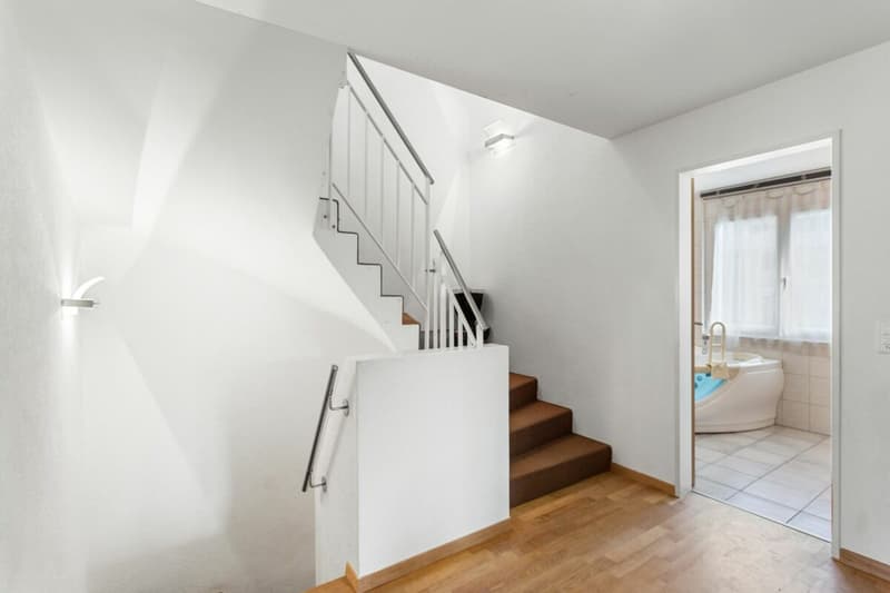 Molto grande casa d'angolo di 7,5 locali con ufficio aggiuntivo e grande stanza hobby a Wetzikon (11)