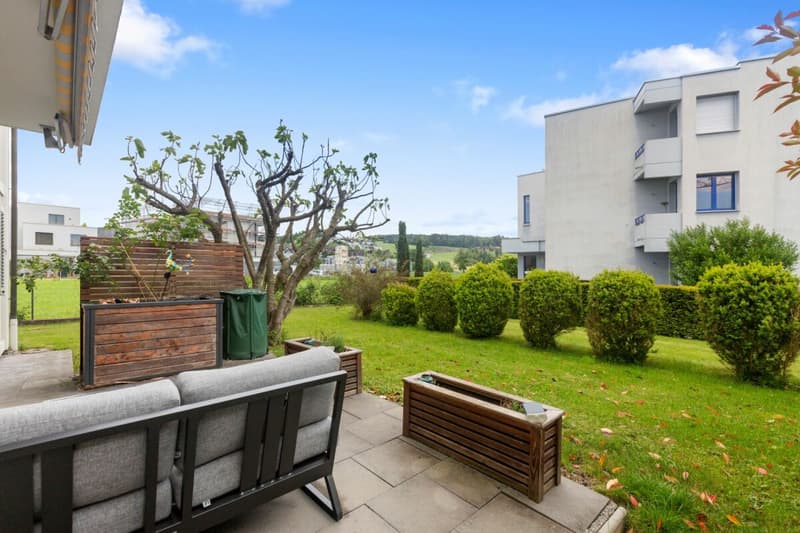 Charmant appartement de jardin 3 pièces avec espace de séjour ensoleillé et vue ouverte sur le vert (2)