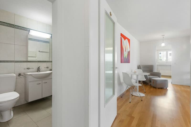 Charmant appartement de jardin 3 pièces avec espace de séjour ensoleillé et vue ouverte sur le vert (7)