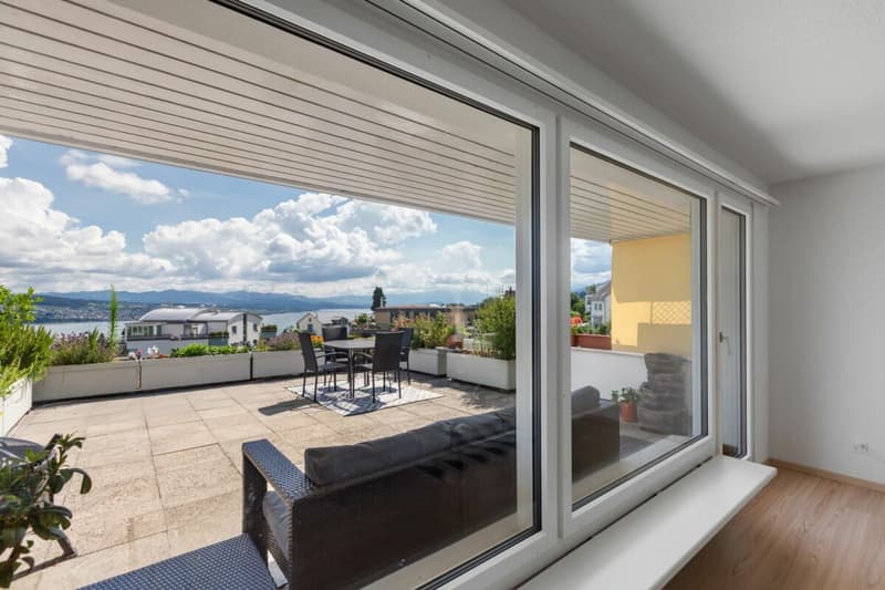 Wohnen mit herrlichem See- und Bergblick - charmantes Terrassenhaus in sonniger Hanglage (1)