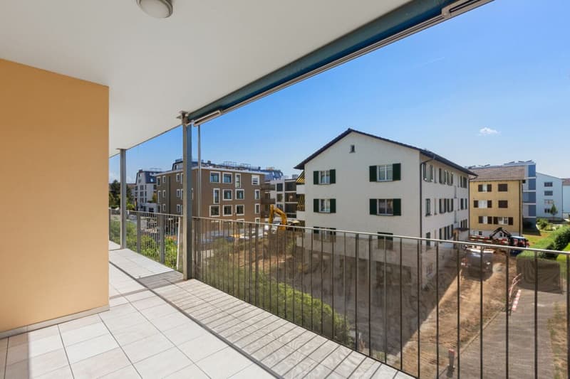 Gepflegte 3.5-Zimmerwohnung mit grossem sonnigem Balkon (5)