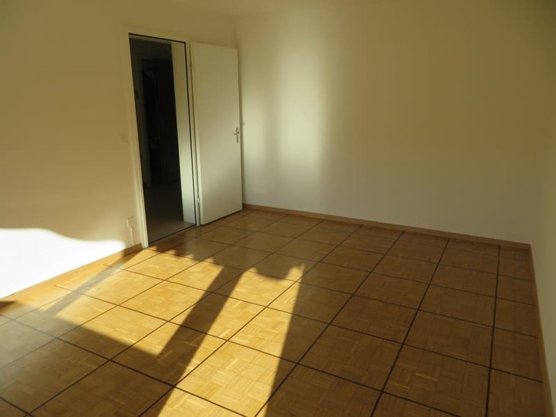 Wohnzimmer mit Balkon