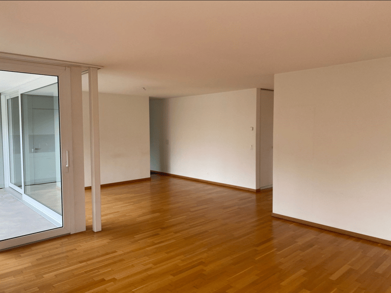 gemütliche 7.5 Zimmer Wohnung in Dättwil AG (2)