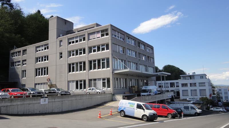 Lagerflächen in Horgen zu vermieten - via LKW Anfahrrampe zugänglich (5)
